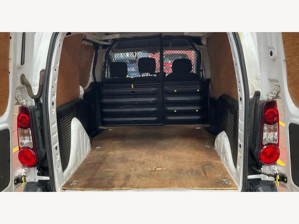 2017 Peugeot Partner thumbnail 8