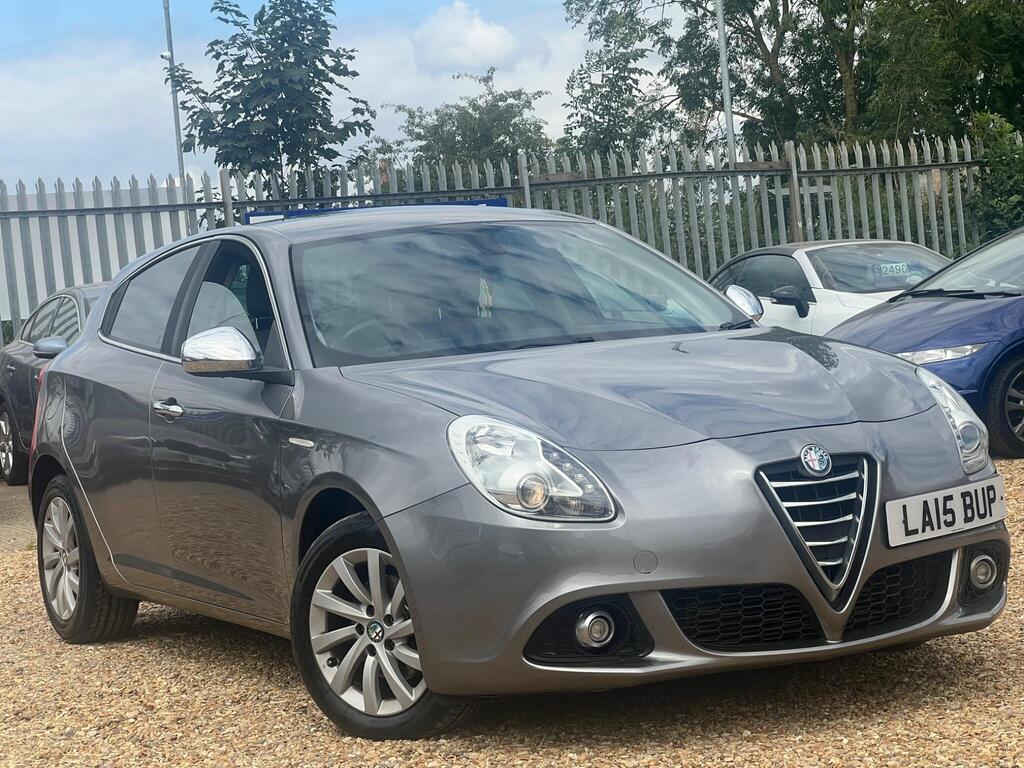 Alfa Romeo Giulietta Hatchback 1.6 JTDM-2 Distinctive Euro 5 (s/s) 5dr
