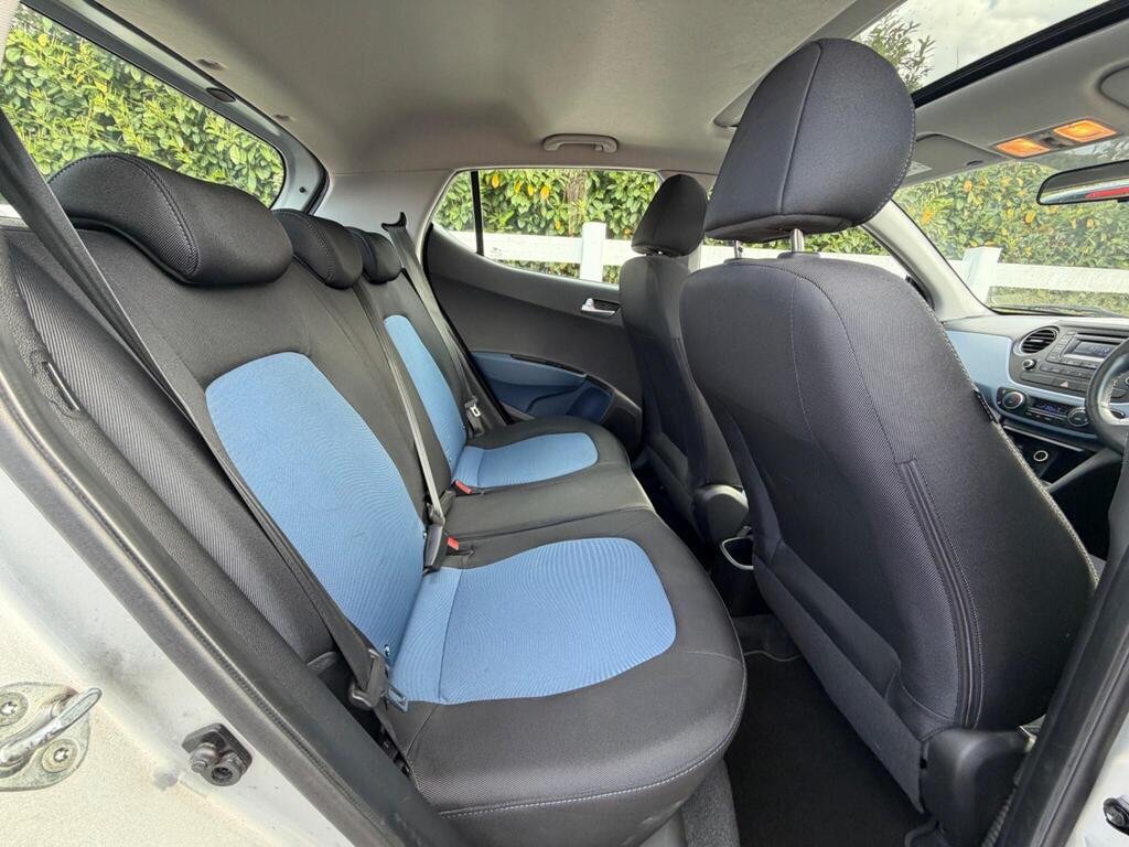 2015 Hyundai i10 thumbnail 24