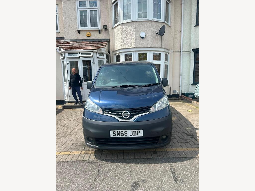 Nissan NV200
