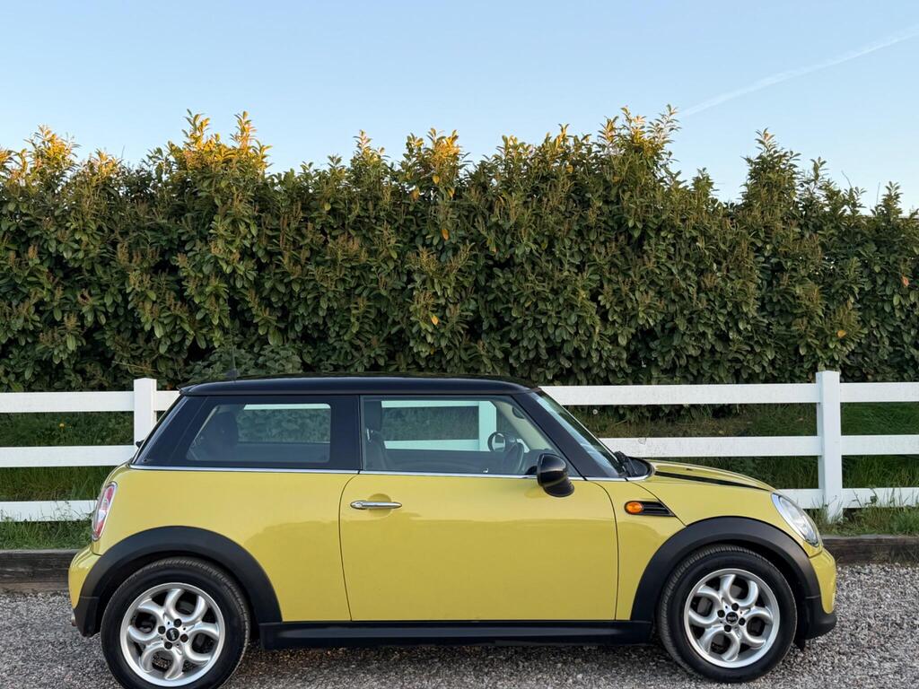 2010 MINI Hatch thumbnail 12