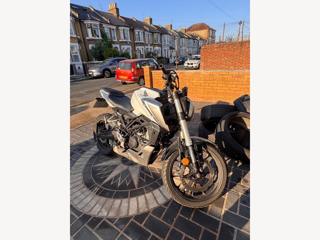 Honda CB125R