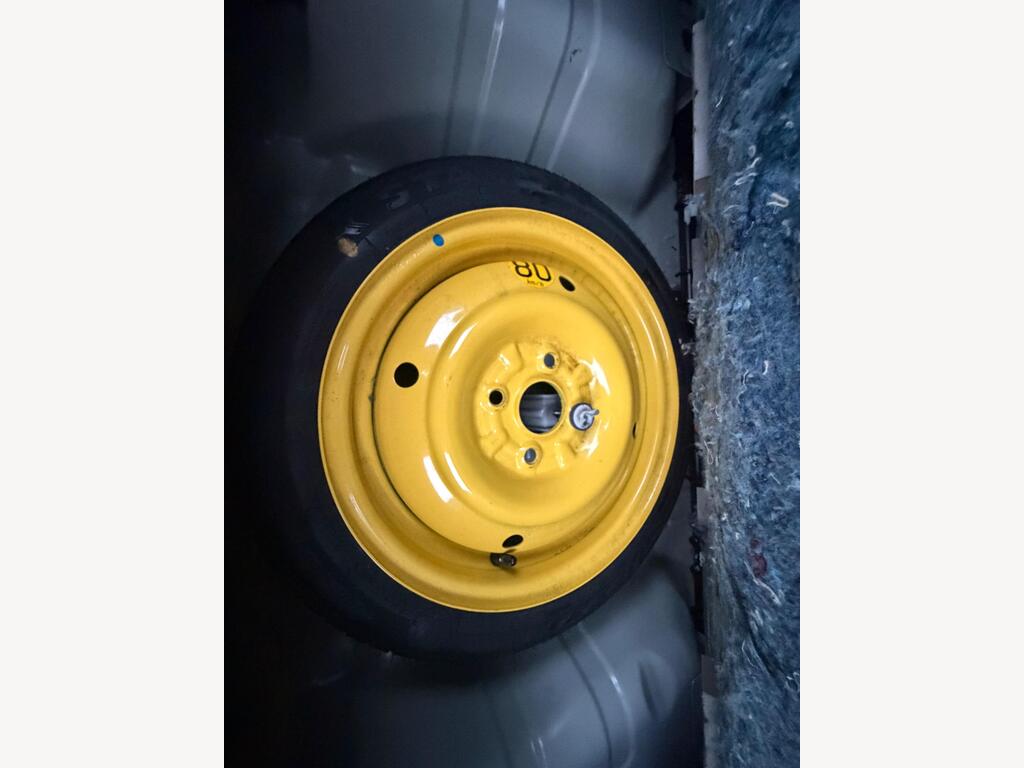 2015 Suzuki Alto thumbnail 23