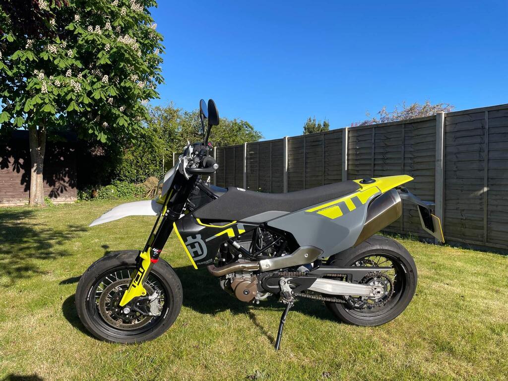 Husqvarna 701 Supermoto