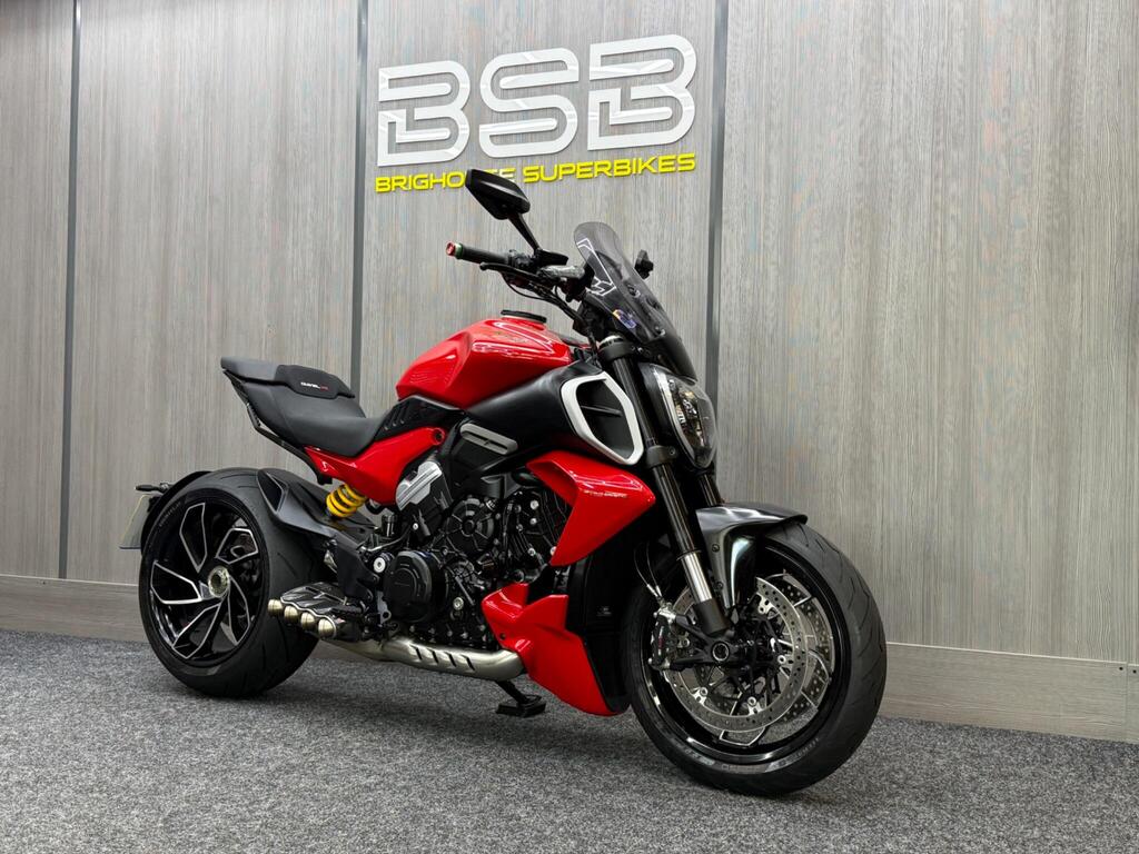 Ducati Diavel V4