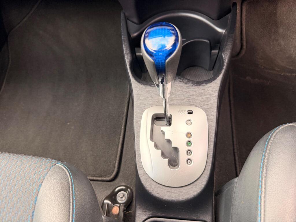 2014 Toyota Yaris thumbnail 18
