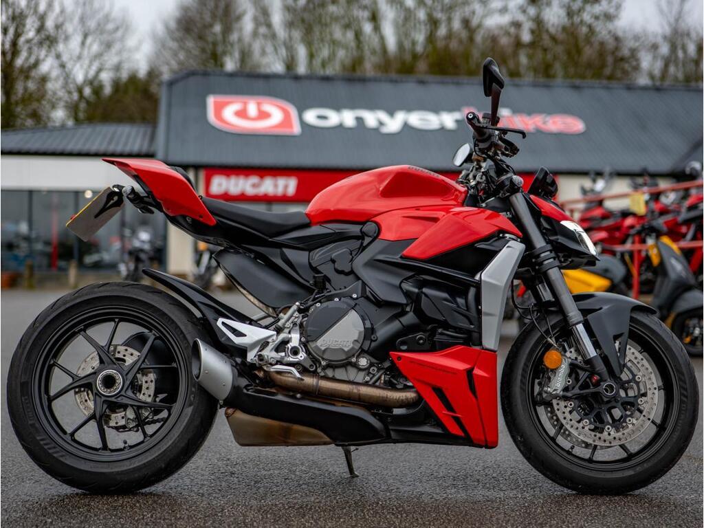 Ducati Streetfighter V2