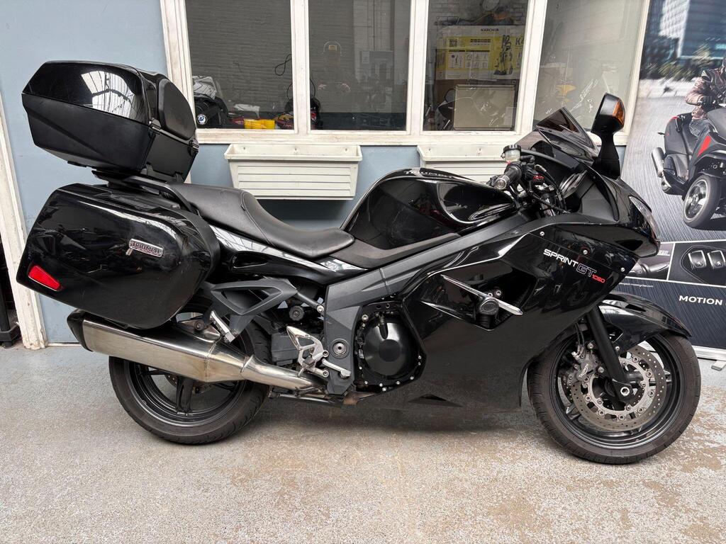 Triumph Sprint GT 1050