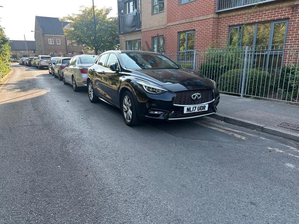 Infiniti Q30