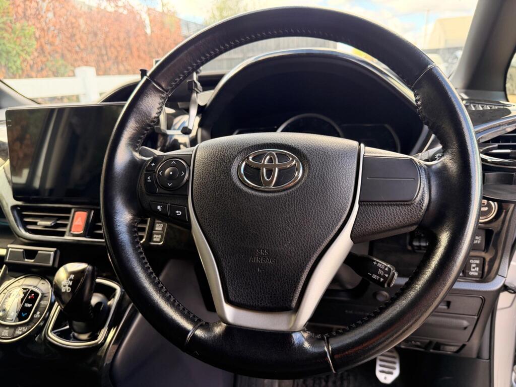 2014 Toyota Voxy thumbnail 50