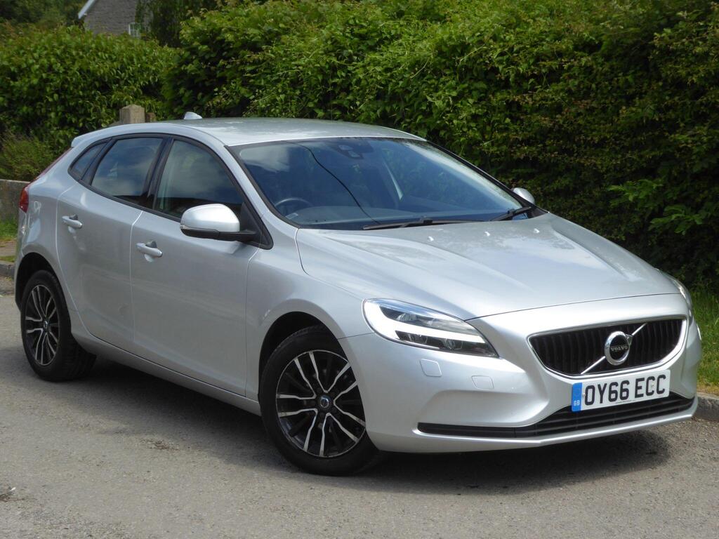 Volvo V40 Hatchback 2.0 D2 Momentum Euro 6 (s/s) 5dr