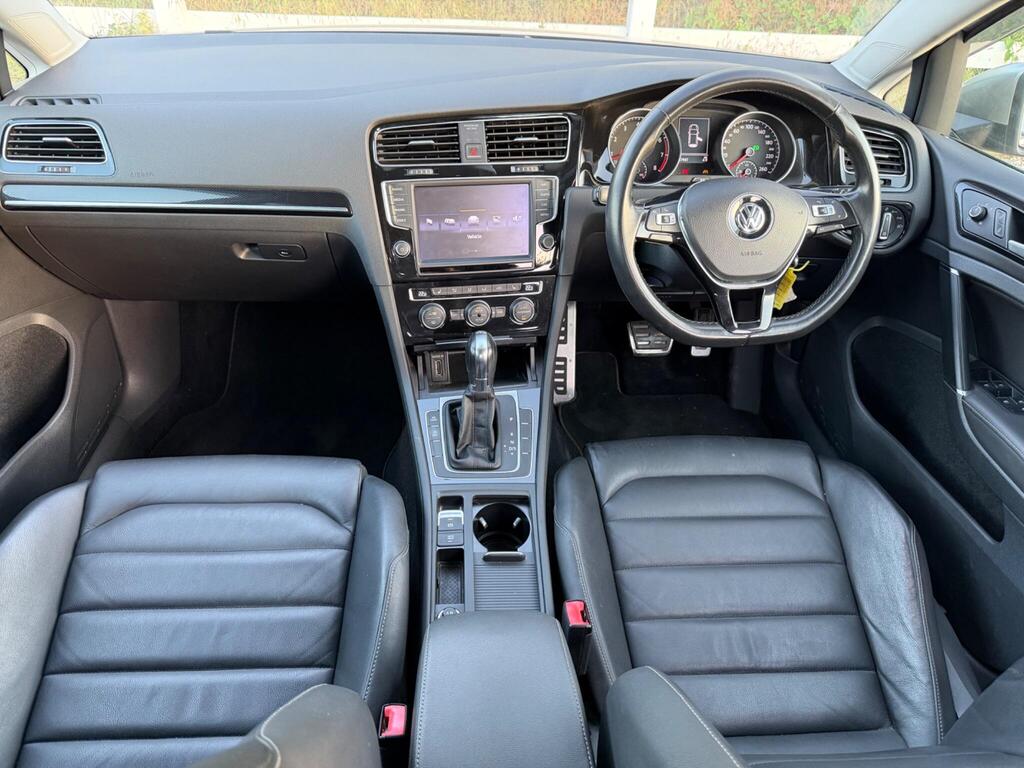 2013 Volkswagen Golf thumbnail 2