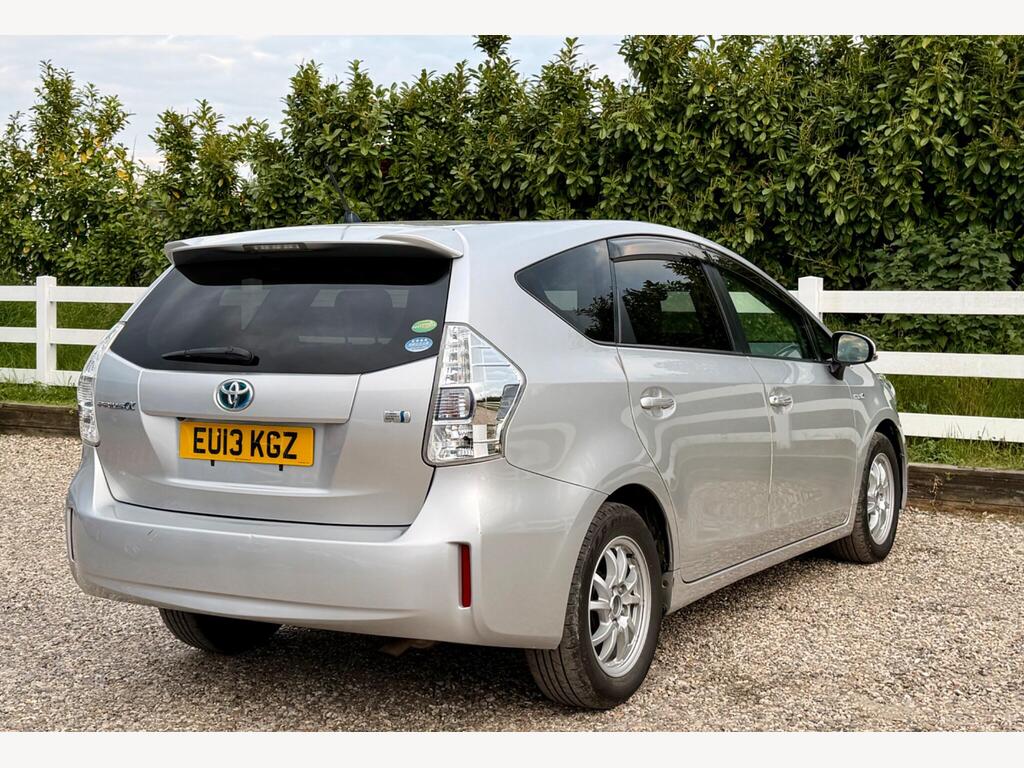2013 Toyota Prius+ thumbnail 14