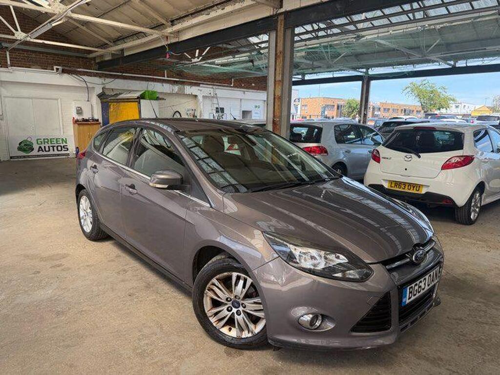 Ford Focus Hatchback 1.6 Titanium Navigator Powershift Euro 5 5dr