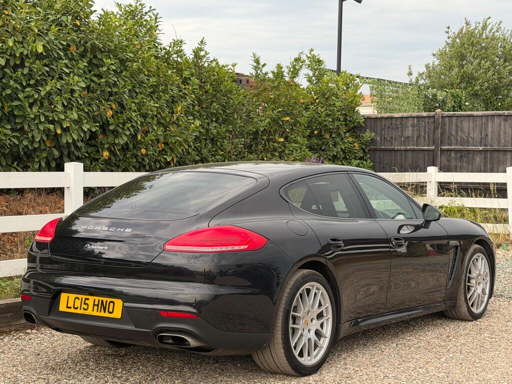2015 Porsche Panamera thumbnail 13