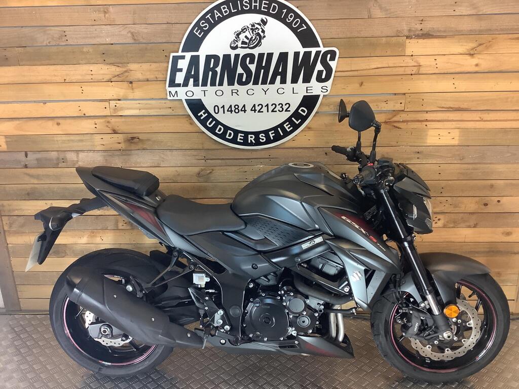Suzuki GSX-S750