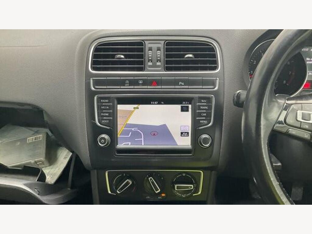 2015 Volkswagen Polo thumbnail 10