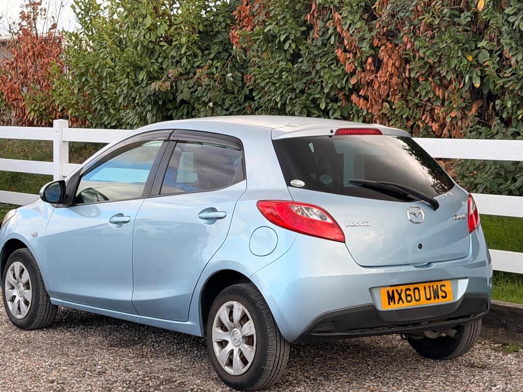 2011 Mazda Mazda2 thumbnail 3