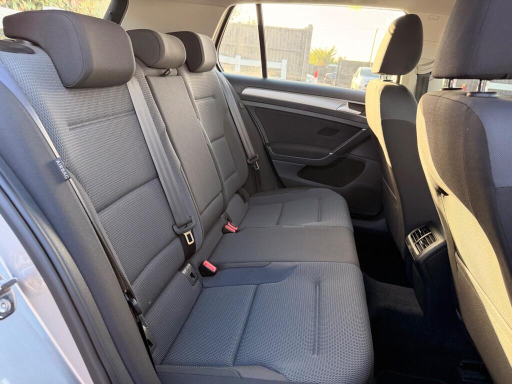 2015 Volkswagen Golf thumbnail 31