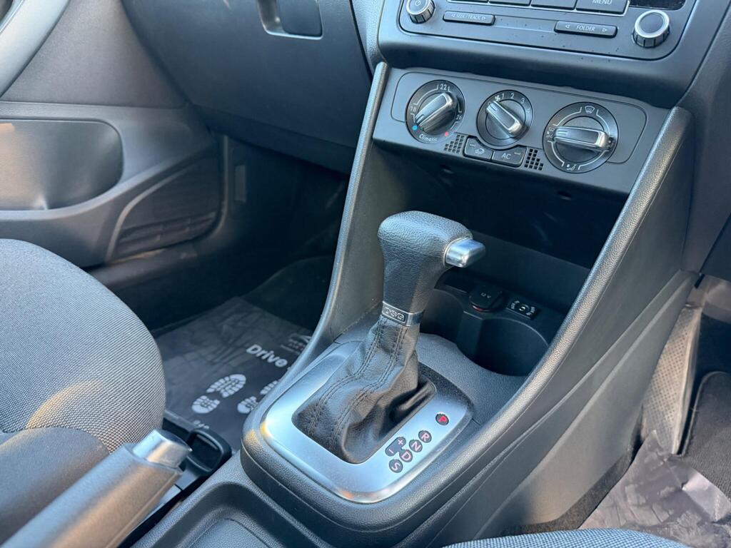 2010 Volkswagen Polo thumbnail 15