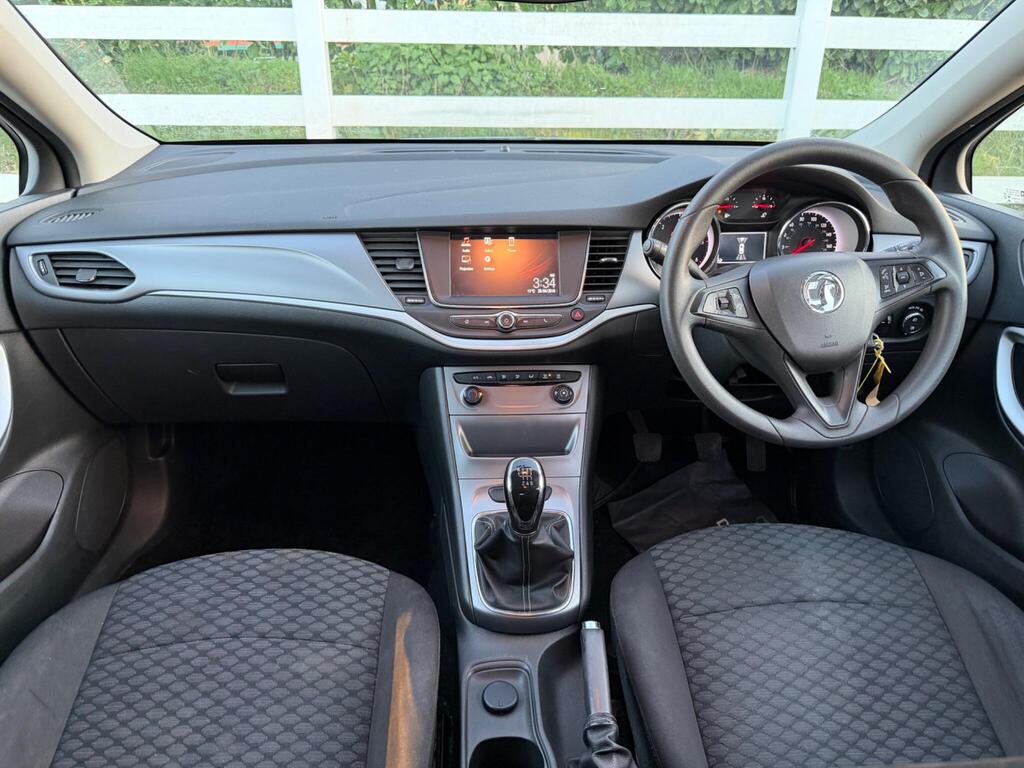 2018 Vauxhall Astra thumbnail 14