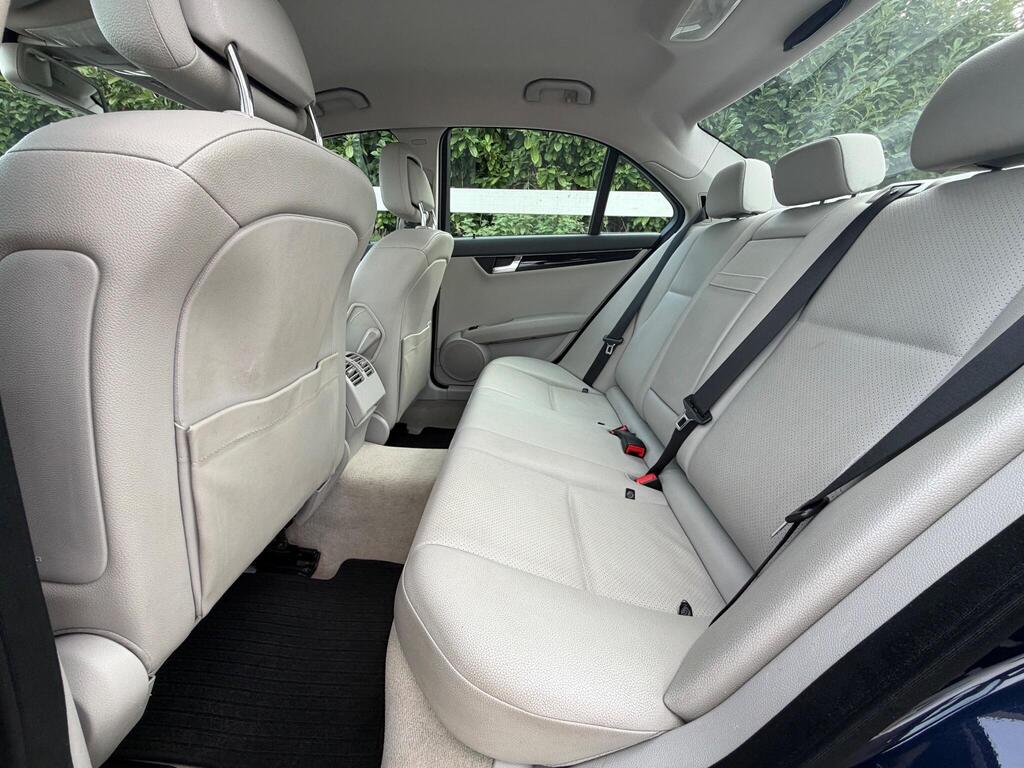 2010 Mercedes-Benz C Class thumbnail 23