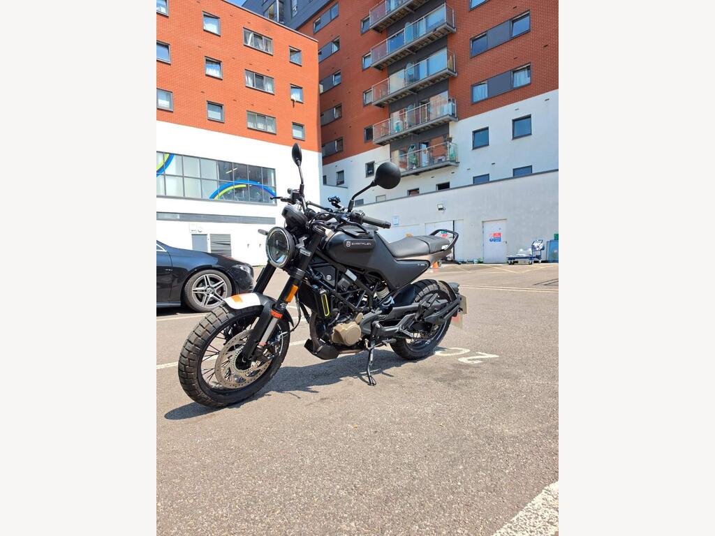 Husqvarna Svartpilen 125