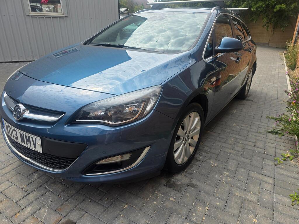 Vauxhall Astra Estate 2.0 CDTi SE Sports Tourer Auto Euro 5 5dr