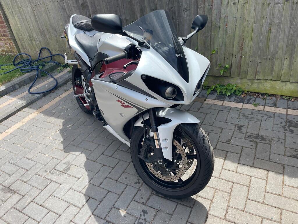 Yamaha R1
