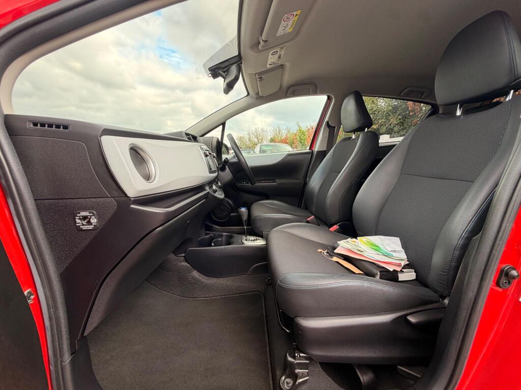 2014 Toyota Yaris thumbnail 50
