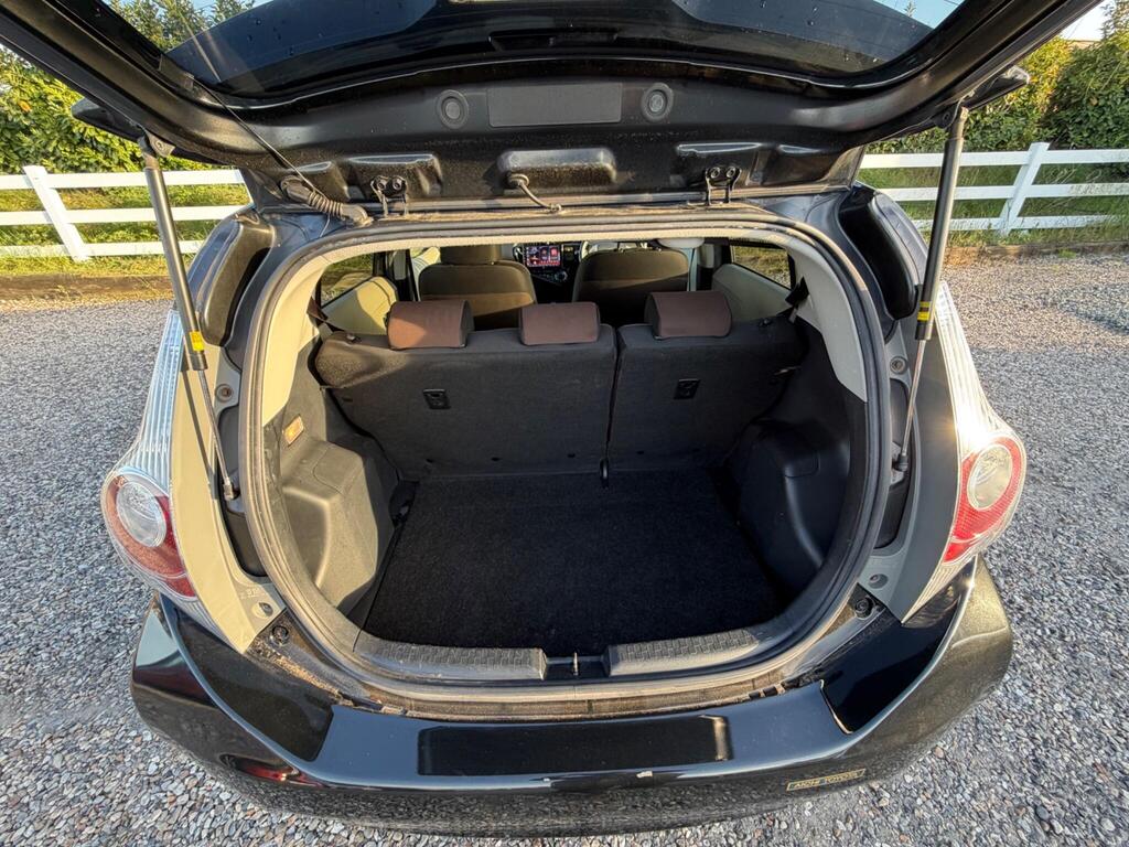 2013 Toyota Aqua thumbnail 26
