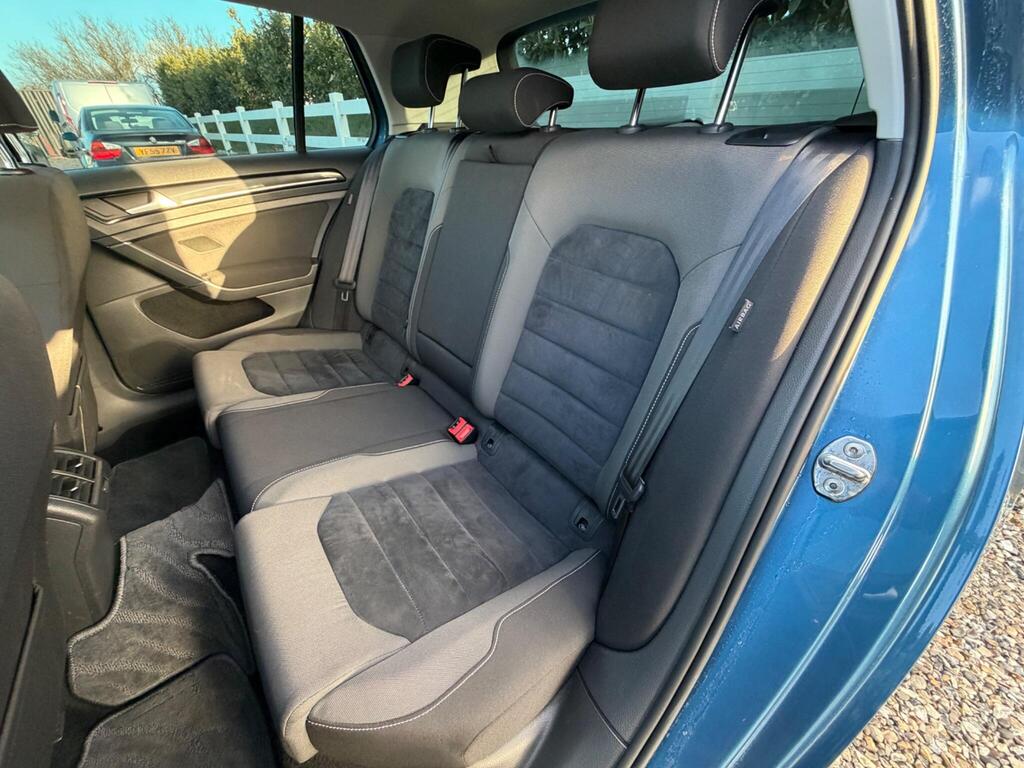 2014 Volkswagen Golf thumbnail 23