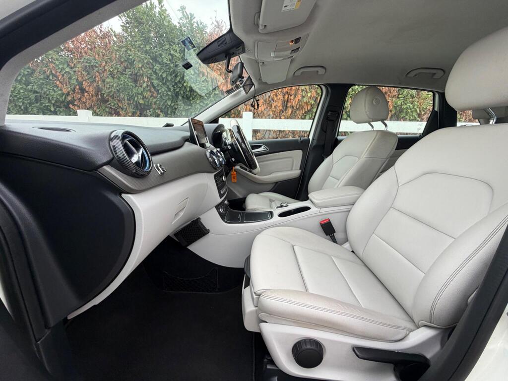 2015 Mercedes-Benz B Class thumbnail 31