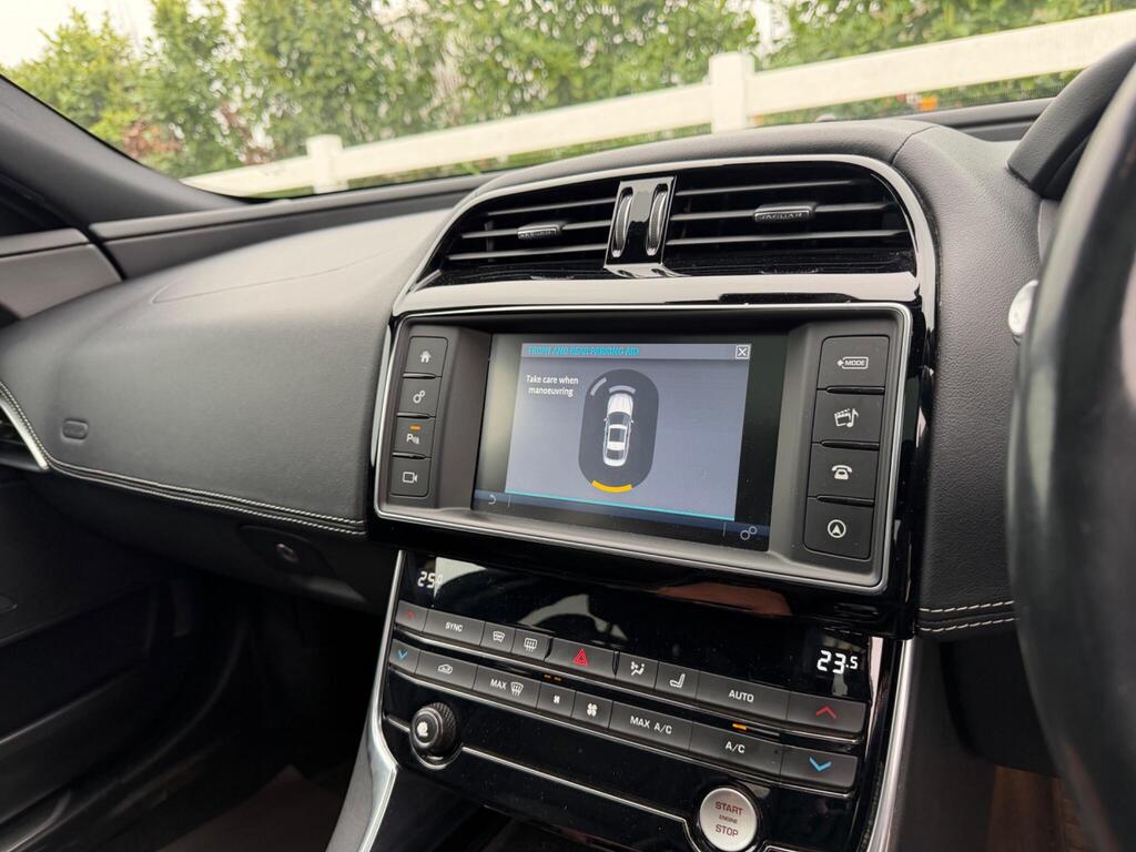 2015 Jaguar XE thumbnail 25