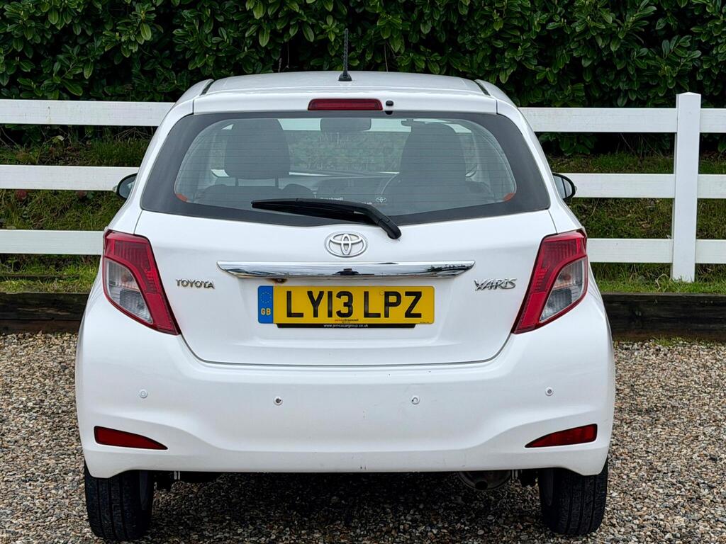 2013 Toyota Yaris thumbnail 29