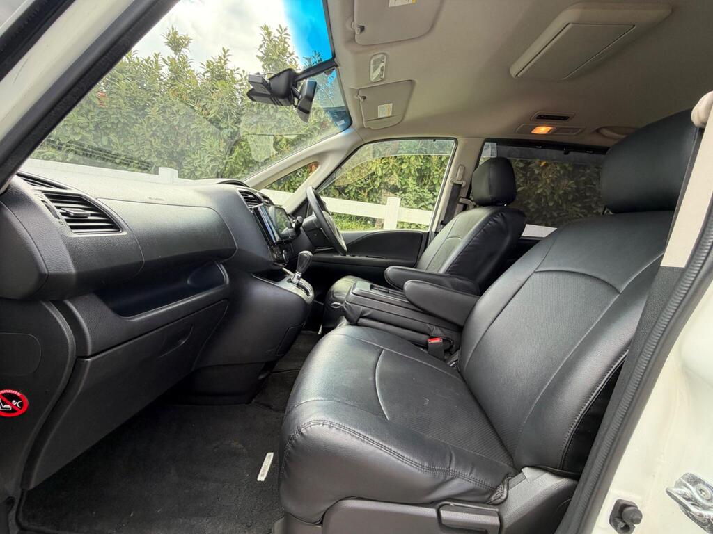 2014 Nissan Serena thumbnail 36
