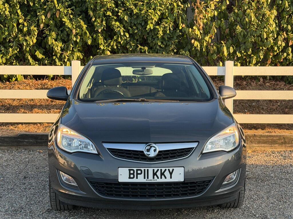 2011 Vauxhall Astra thumbnail 5