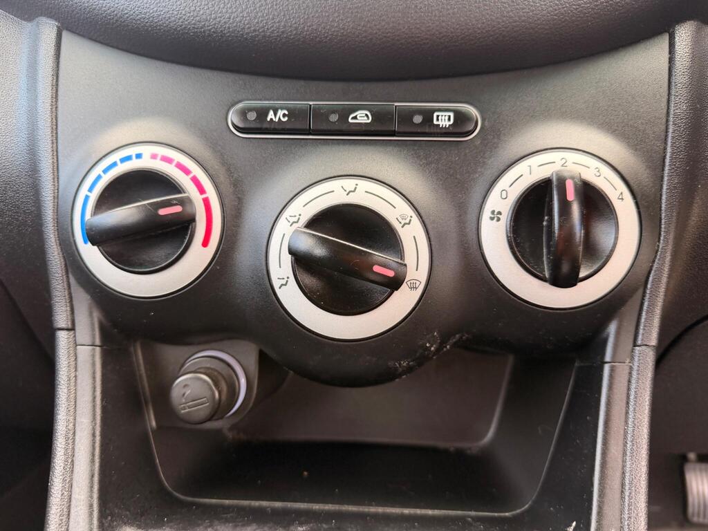2010 Hyundai i10 thumbnail 29
