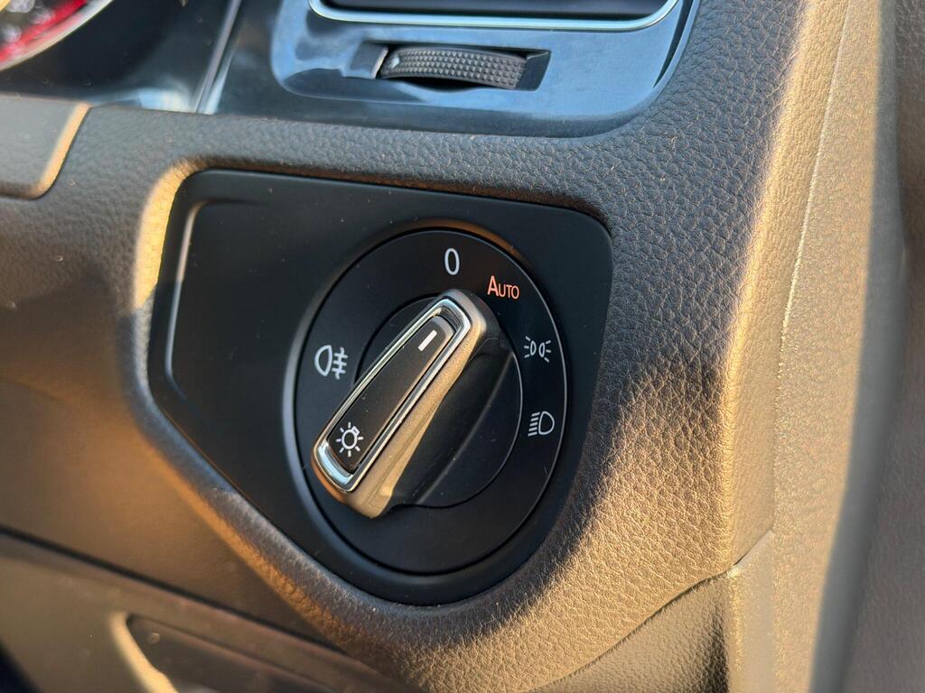 2018 Volkswagen Golf thumbnail 29