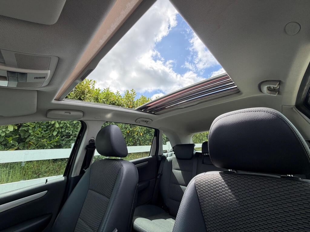 2011 Mercedes-Benz B Class thumbnail 32