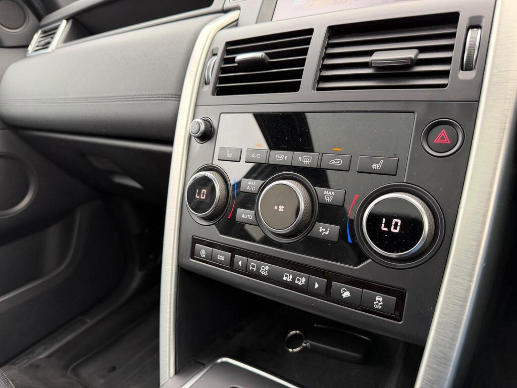 Land Rover Discovery Sport 2.0 Si4 HSE Auto 4WD Euro 6 (s/s) 5dr thumbnail 31