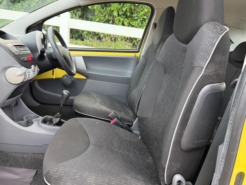 2011 Peugeot 107 thumbnail 24