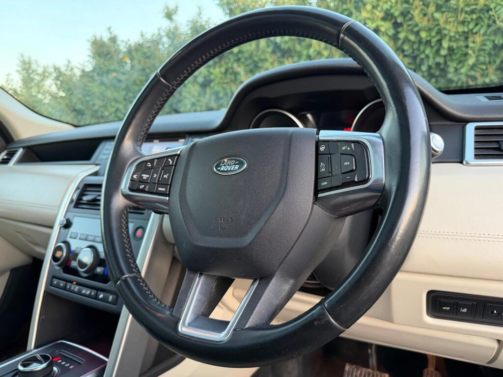 2017 Land Rover Discovery Sport thumbnail 36