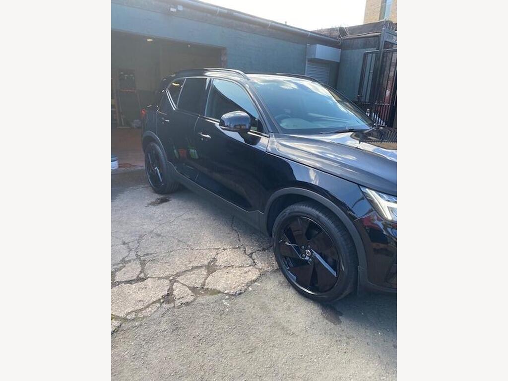 Volvo XC40 SUV 2.0 B4 MHEV Plus Black Edition DCT Auto Euro 6 (s/s) 5dr