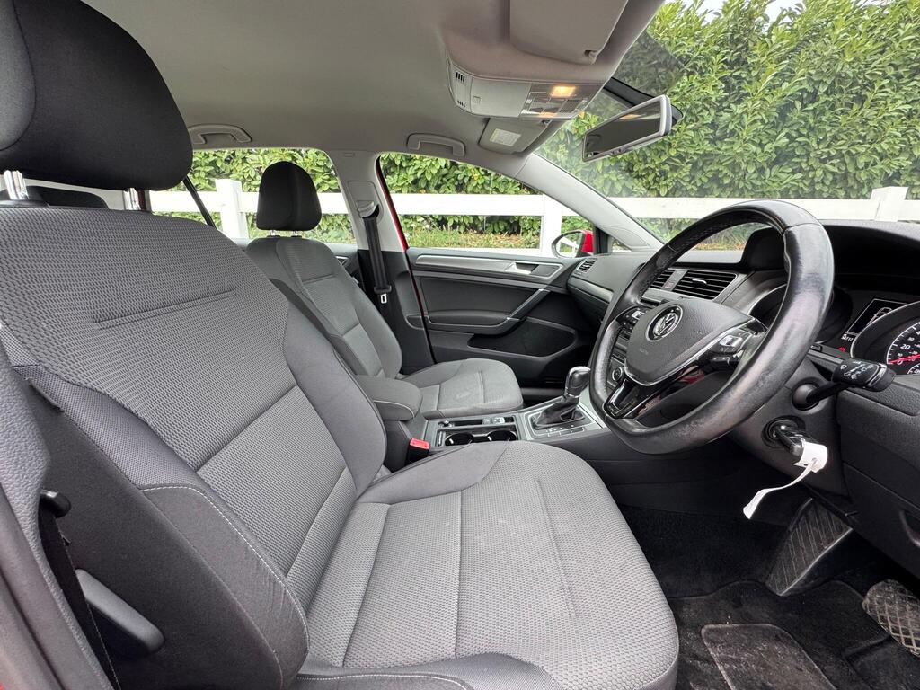 Volkswagen Golf 2.0 TDI BlueMotion Tech SE DSG Euro 5 (s/s) 5dr thumbnail 17