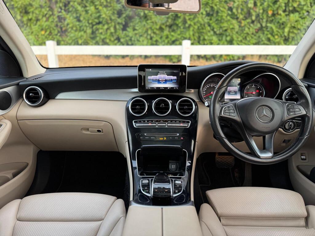 Mercedes-Benz GLC 2.1 GLC220d Sport (Premium) G-Tronic 4MATIC Euro 6 (s/s) 5dr thumbnail 2