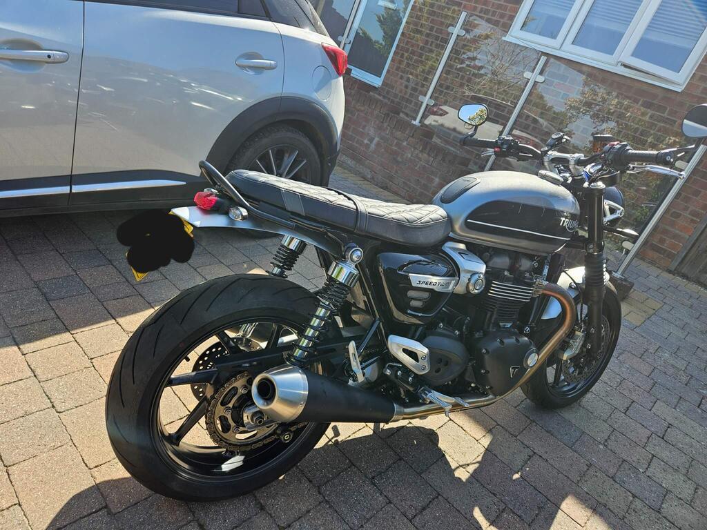 Triumph Speed Twin 1200