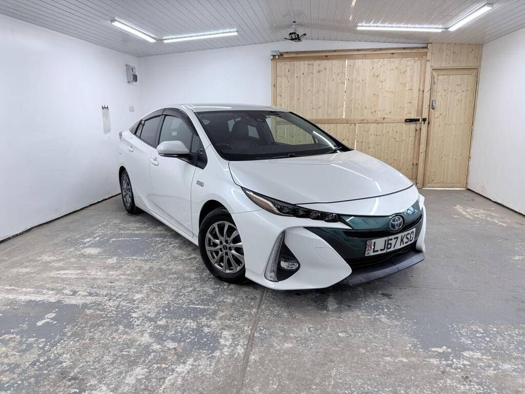 Toyota Prius Hatchback 1.8 VVT 8.8kWh Business Edition Plus CVT Euro 6 (s/s) 5dr