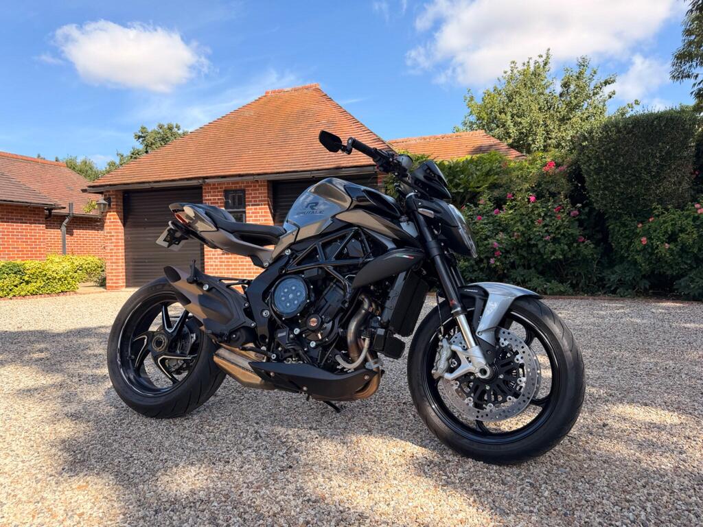 MV Agusta Brutale 800