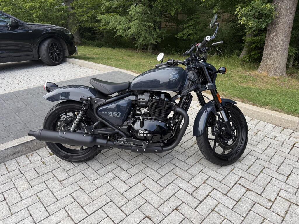 Royal Enfield Shotgun 650